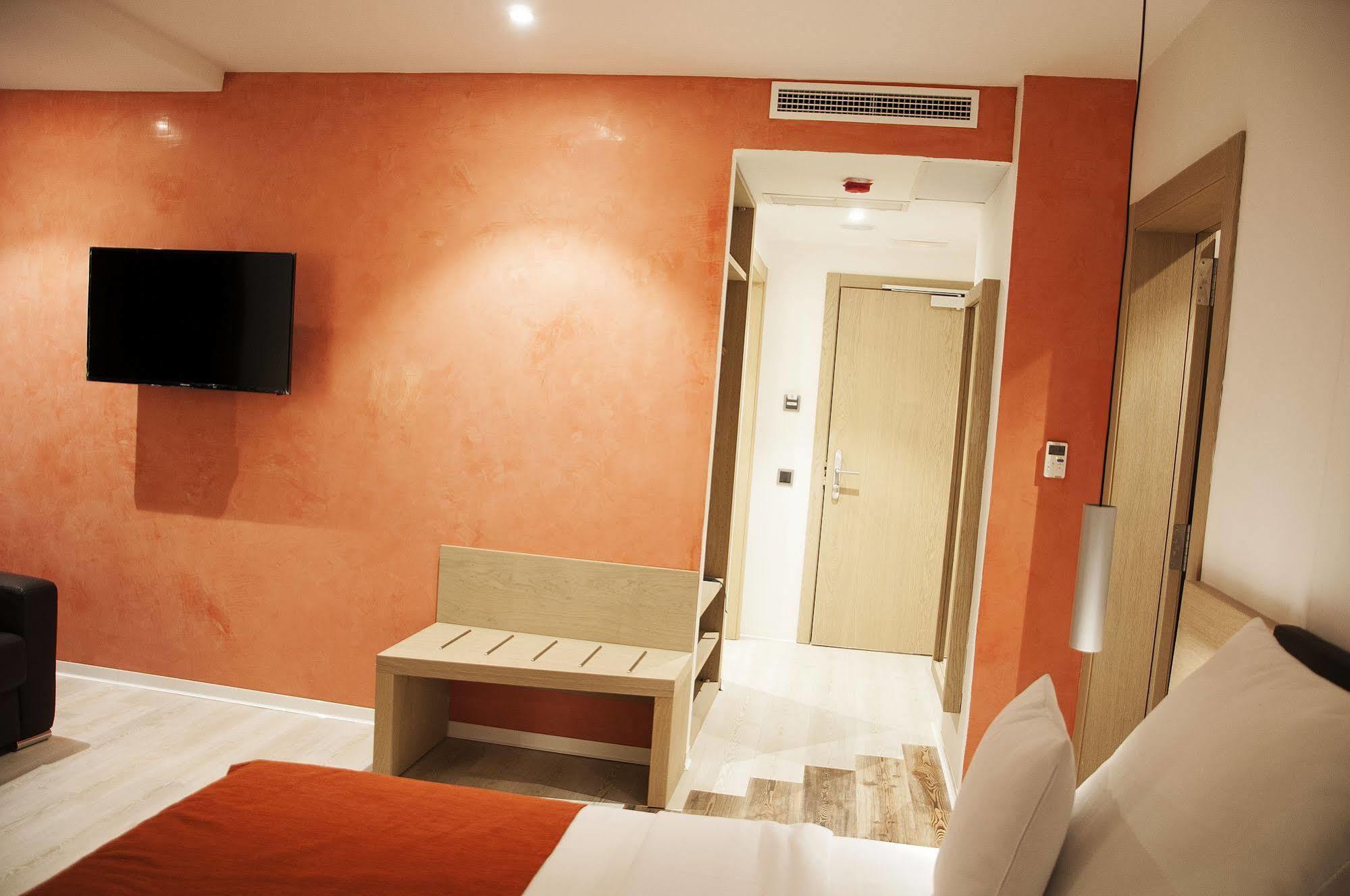 Sv Chrome Hotel Abuja Exterior photo